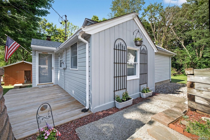 Welcome to 62 Lakeside Drive!