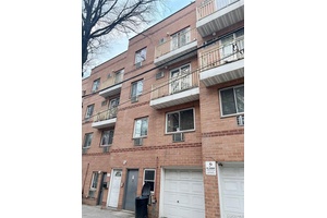 This modern 6 family building in the heart of Flushing is an excellent investment opportunity.