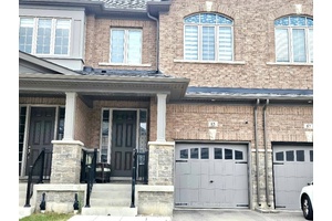 Beautiful 3 year old spacious 2 Story freehold Townhouse.
