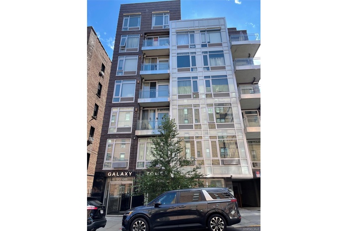 View of apartment building / complex