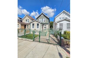 Beautiful 1 family detached, 3 bedrooms 2.
