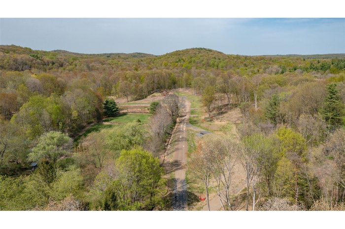 The Preserve at Lakes Kill - 14 land parcels, including 11 building lots.