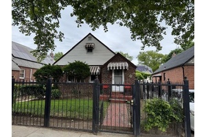 This property is located in a desirable Queens area, close to the house of warship and schools, shopping and transporation.