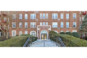 Step into timeless elegance with this beautifully maintained 2 bedroom, 1 bath condo located in a stunning Art Deco building.