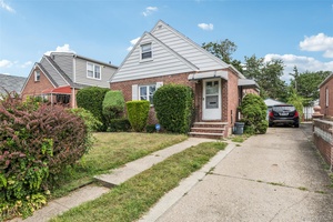 Charming Cape Cod Home in Desirable Bellerose, Queens !