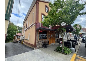 TOWN OF HIGHLAND FOR SALE FULLY EQUIPPED UPDATED PROPERTY SALE INCLUDES REAL PROPERTY, EQUIPMENT, ACTIVE RESTAURANT WITH FULL LIQUOR LICENSE PLUS A SPACIOUS APARTMENT.
