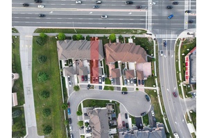 Stunning Large 3 Br Townhouse, 1911 Sqft As Per Builder's Floor Plan Professionally Finished Basement W 2 Full Bathrooms.