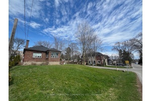 Extra large 6, 600 square foot corner lot on the crest of Orchard Hill ; best lot in this enclave of 50 properties adjacent to the Toronto Golf Club, Lakeview ...