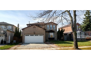 Sun filled 4 2 Detached Home In Quiet Neighborhood.
