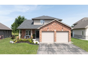 Welcome to this meticulously maintained 2 story, 3 bedroom, 4 bathroom home, offering over 2, 900 sq.