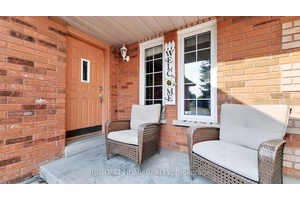 Welcome to 99 Widgeon Street Family Living in South Barrie !