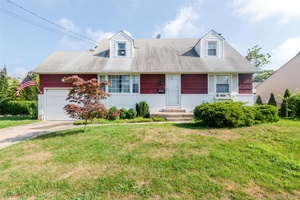 Amazing property, great location and endless possibilities !