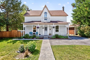 Welcome to the Quaint Village of Marmora !