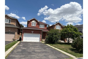 Beautiful 3 Bedroom Detached In Sought After Neighborhood !