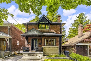 Welcome to this beautifully renovated detached family home with parking, just steps from the lake in one of the city's most sought after neighbourhoods.