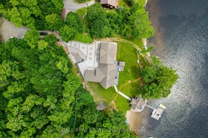 LUXURY LAKEHOUSE Desirable Catchacoma Lake !