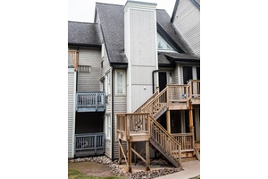 This TURN KEY fully furnished chalet loft suite currently enrolled in the Vacasa Casago rental program to generate rental income when not in use, it's a win win !
