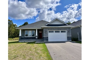 3 Mercedes Drive is a beautiful 8 year old custom Stork Model home built by Hilden Homes.