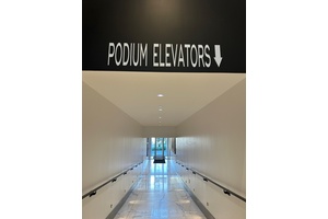 Modern 1 Bedroom Condo In The Heart Of Vaughan !