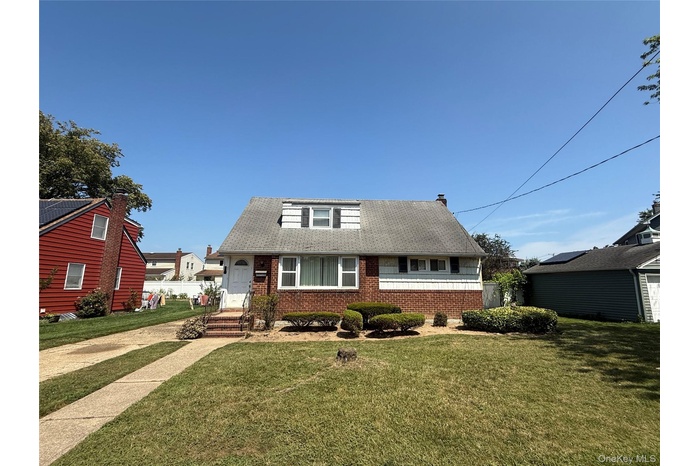 View of front of home.