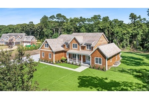 Southold Stunner New Construction This one's a North Fork knockout.