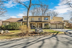 Welcome to this delightful and spacious townhouse in Timber Ridge.