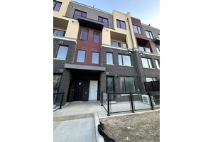 Welcome to this sun filled, brand new 2 bedroom, 3 bathroom stacked townhouse in the highly sought after Erin Mills community at The Way Urban Towns.