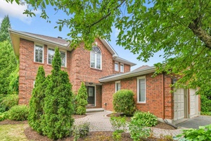Located on a quiet crescent in the desirable Kanata Lakes neighbourhood, this beautifully updated and carefully maintained 5 bedroom, 4 bathroom home offers a perfect blend of elegance, comfort, and ...