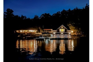 Licenced Short Term Rental on Lake Rosseau in Muskoka, a 5 minute boat ride from the marina to your private Island property.