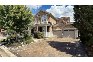 Welcome to 25 Sawston Circle One of the finest detached corner home in the neighborhood !