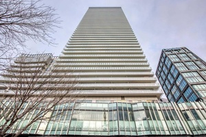 Welcome to this gorgeous Luxury Condo Apartment located in the main downtown area facing the waterfront.