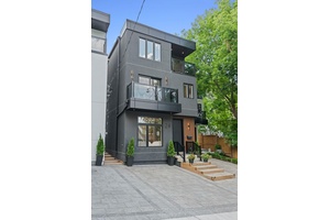 Your Private Oasis in Prime Leslieville !