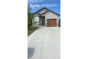 Welcome to this stunning 2 2 bedroom, 3 bathroom raised bungalow in one of Chatham's most sought after neighborhoods.