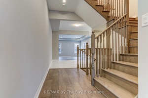 For Lease ! Welcome to 61 Federica Crescent in sought after River's Edge Community !