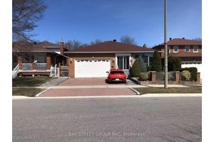 Room locate with ensuite 3 pcs washing room at main floor Totally renovated property Shared kitchen and Landry room, Discover a cozy and private ensuite roommate in a well maintained ...