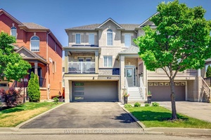 Location Location ! Welcome to this delightful 3 bedroom, 3 washroom detached home, nestled in the heart of Vellore Village, Vaughan's prime location.