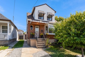 Beautifully Maintained amp ; Updated 2 Storey Home in Prime East Hamilton Location !