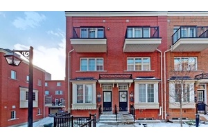 End Unit, bright and modern 3 bedroom townhouse in sought after Corktown Queen St.