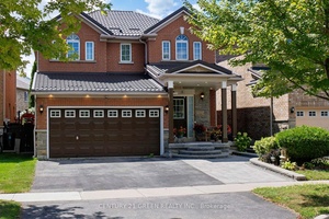 Spacious 4 1 Bedroom Detached Home In An Excellent Family Friendly Location !