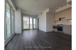 Welcome to this luxury condo in the heart of Mississauga !