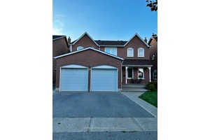 Rarely available detached home in a mature, quiet neighborhood, nestled in a high demand area of Westgate area just steps from Trinity Common Mall and minutes walk to bus stops.