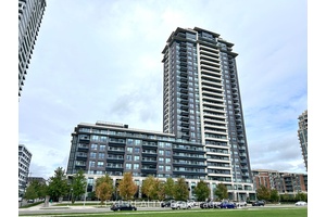 Bright amp ; sun filled unit in downtown Markham area.