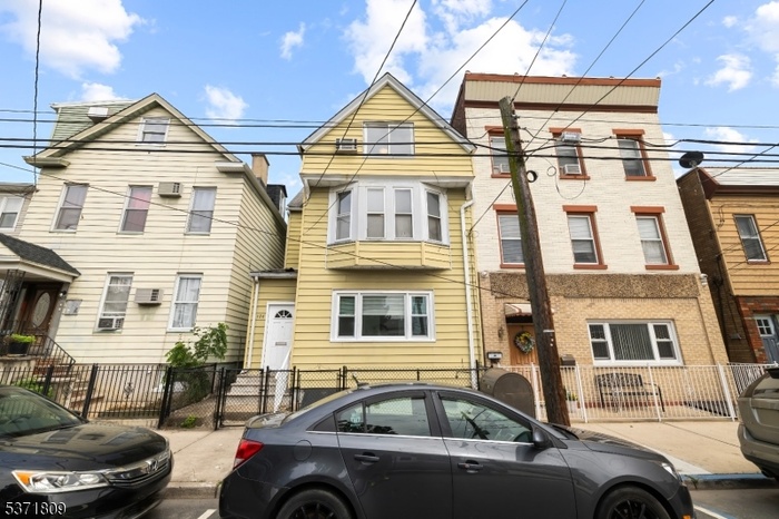 126 Grant Ave