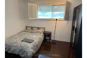 Furnished private rooms for rent in a friendly rooming house just minutes from McMaster.