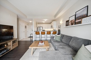 Absolutely gorgeous and move in ready !