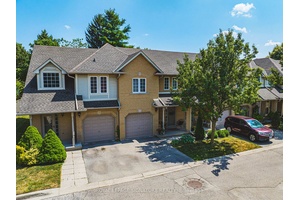 Welcome to Unit 11 at 819 Upper Paradise Road where style meets comfort on Hamilton's sought after West Mountain !