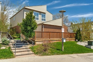 DETACHED CONDO. Discover the serene private enclave of Princess Mews in the charming Streetsville community !