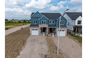 Opportunity knocks ! Beautiful curb appeal for an equally beautiful Mitchell countryside setting.