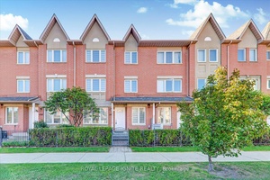 Condo Townhouse in Prime Scarborough Location !
