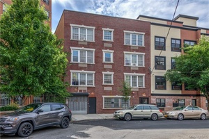 Welcome to 2430 Lyvere Street !